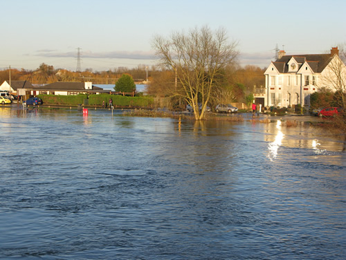 chertsey-flooding-m61